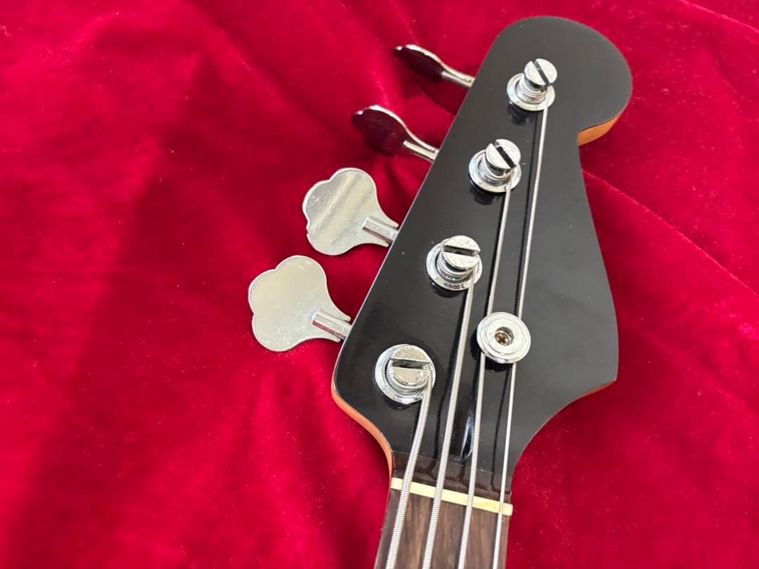 ジャズベース　マルチレイヤーカラー　ラッカーフィニッシュ