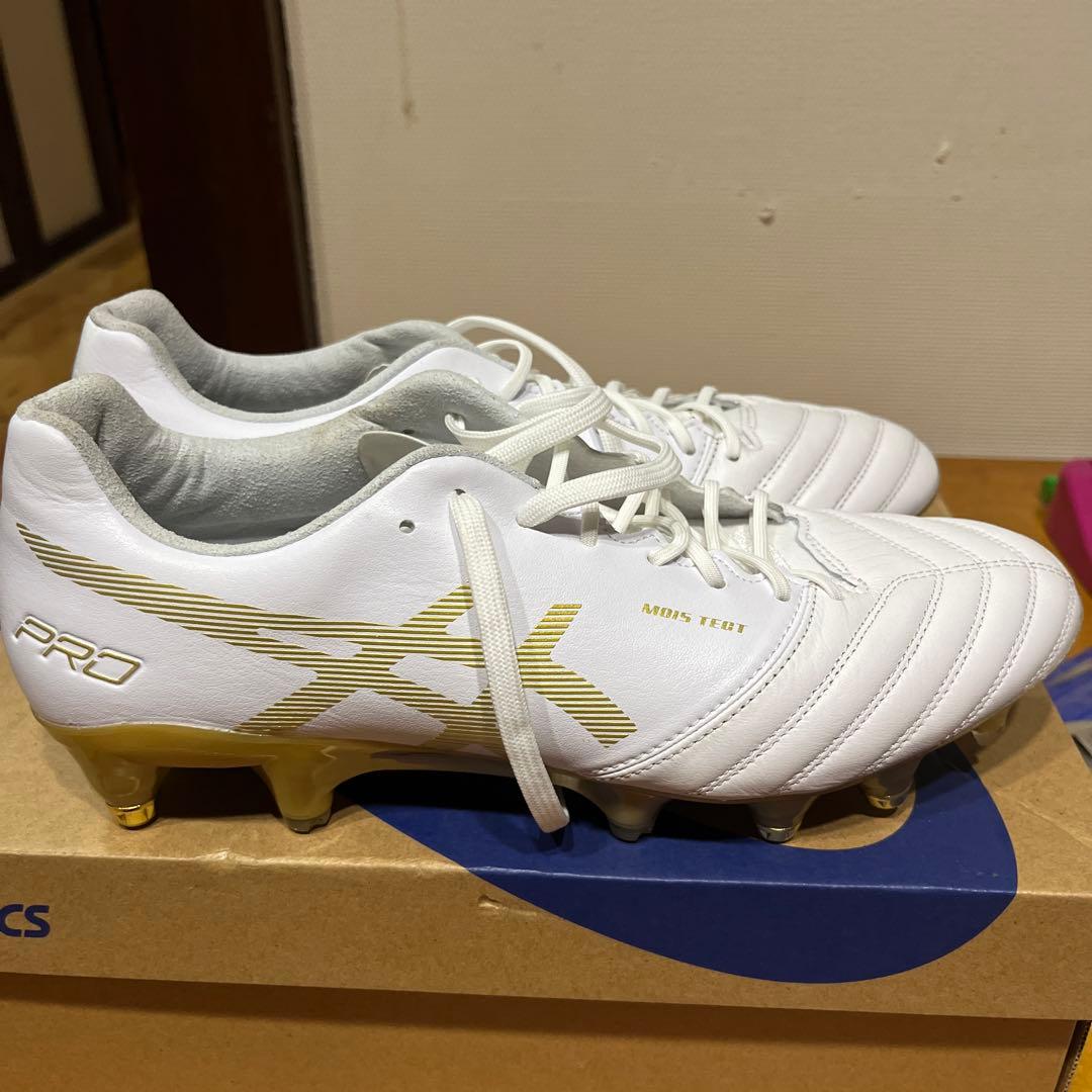 ASICS PRO ホワイト/ゴールド スパイクシューズ