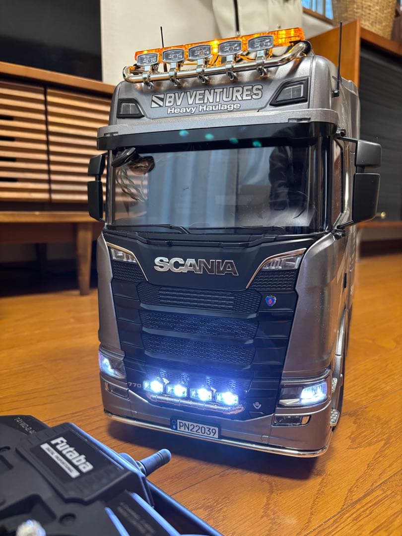 タミヤ1/14 スカニア　770S 8×4/4 フルオペレーション