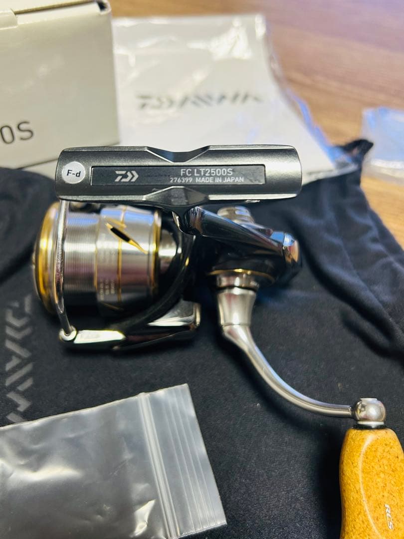 美品 カスタム ダイワ LUVIAS FC LT 2500S ルビアス