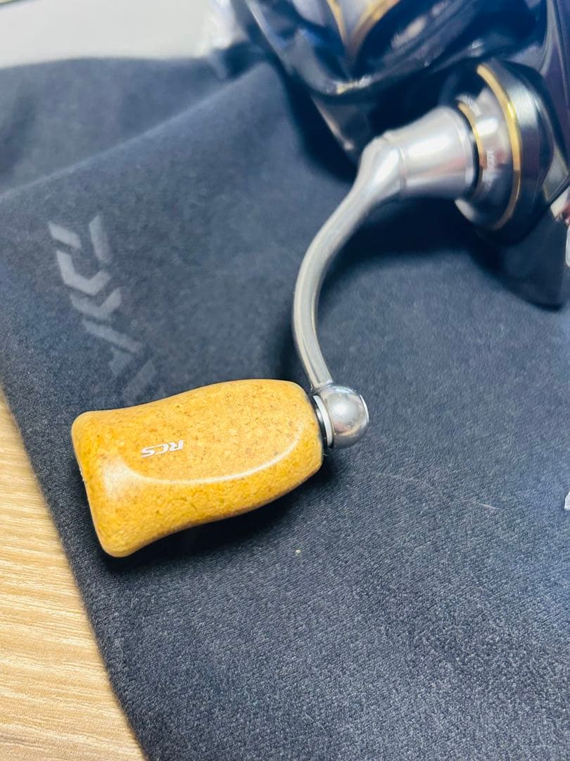 美品 カスタム ダイワ LUVIAS FC LT 2500S ルビアス