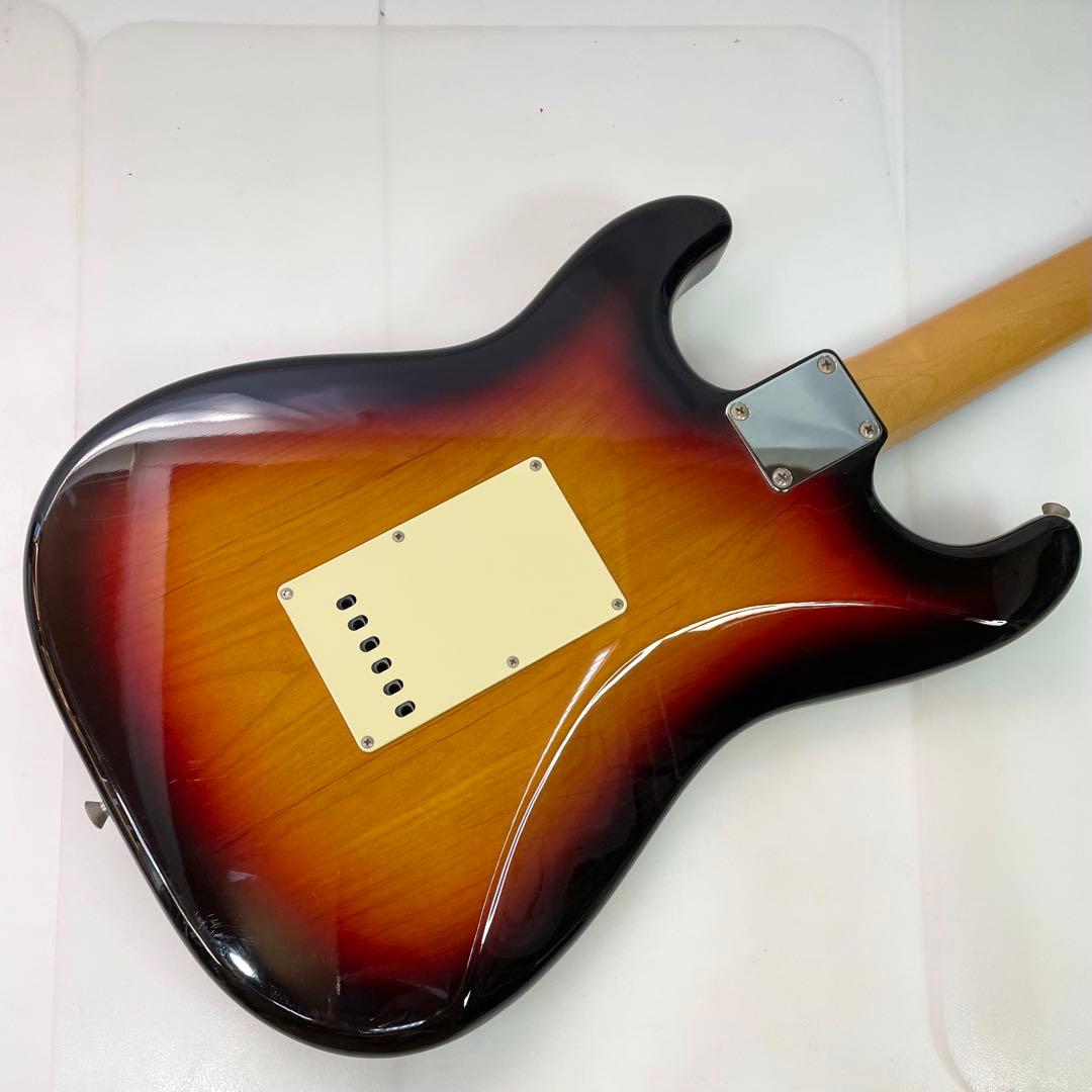 ◎ Fender Japan ストラトキャスター Qシリアル