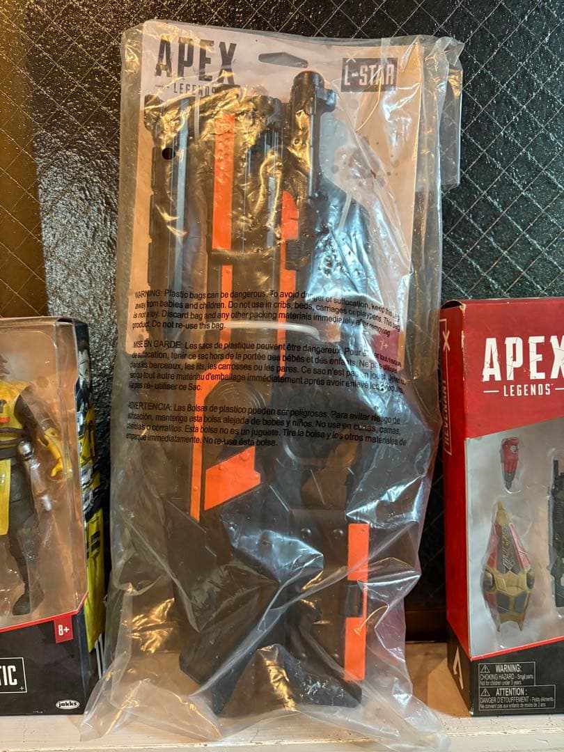 APEX LEGENDS Caustic & Revenant フィギュアセット