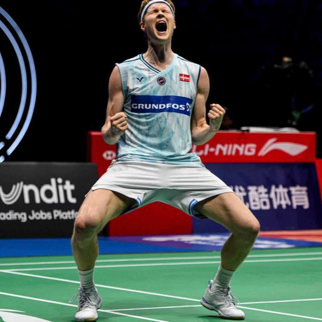 【アントンセン着用モデル】victor ビクターのハーフパンツ Lサイズホワイト