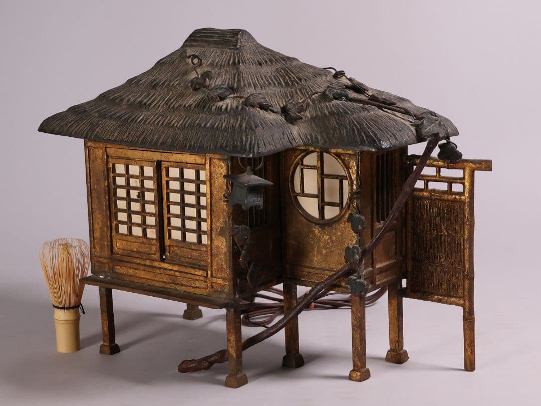 金工 銅製 葛屋灯篭 茅葺屋根 置灯籠 日本家屋 置物 ランプ【MA614】