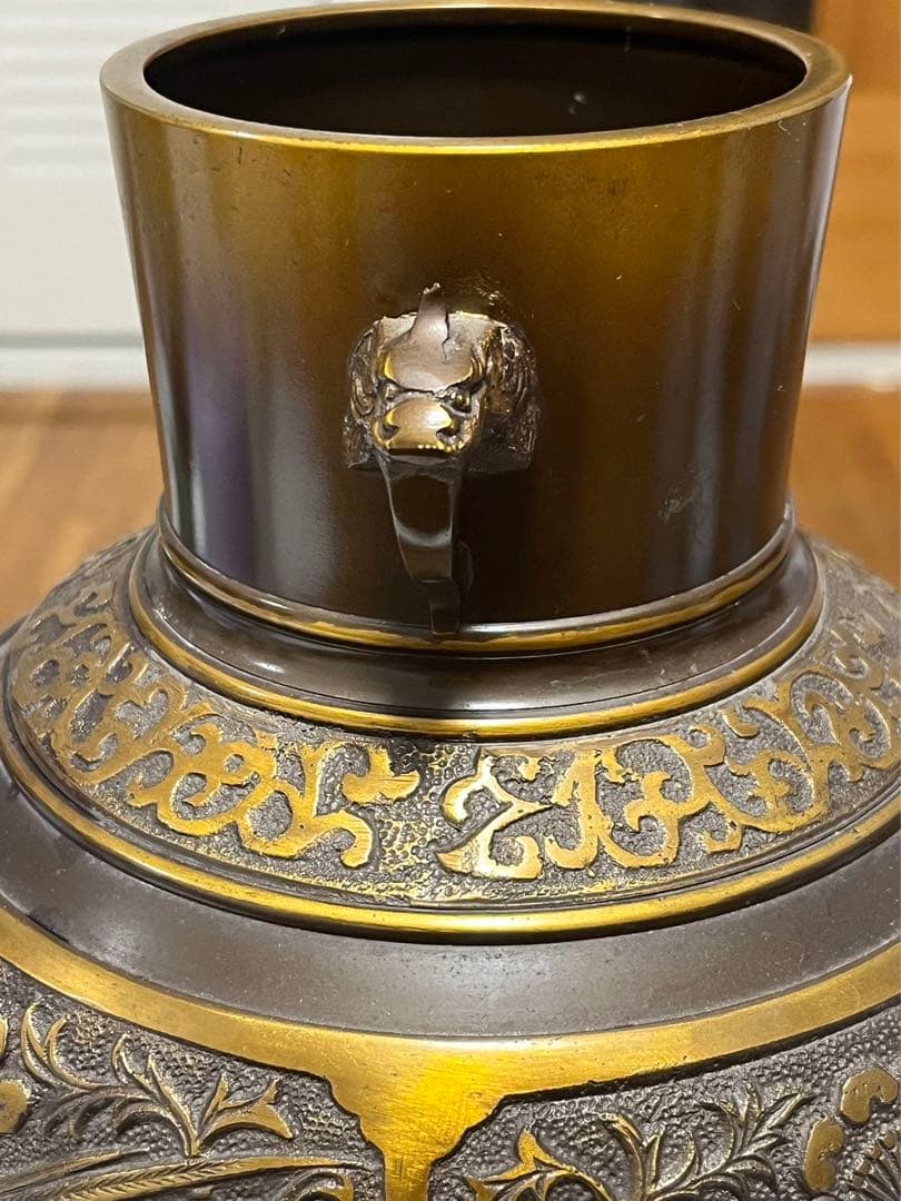 時代物 高岡銅器 古銅製四方窓絵花鳥紋龍舌耳付蝋型鋳造花瓶 作家在銘品 古銅器