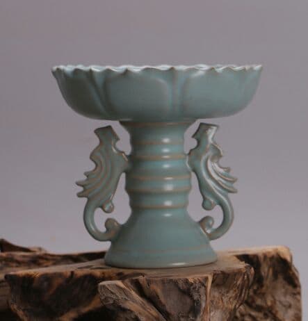宋汝窯青釉双鳳蓮花燭台は古擬宋代出土古磁器古玩骨董収蔵置物を作った