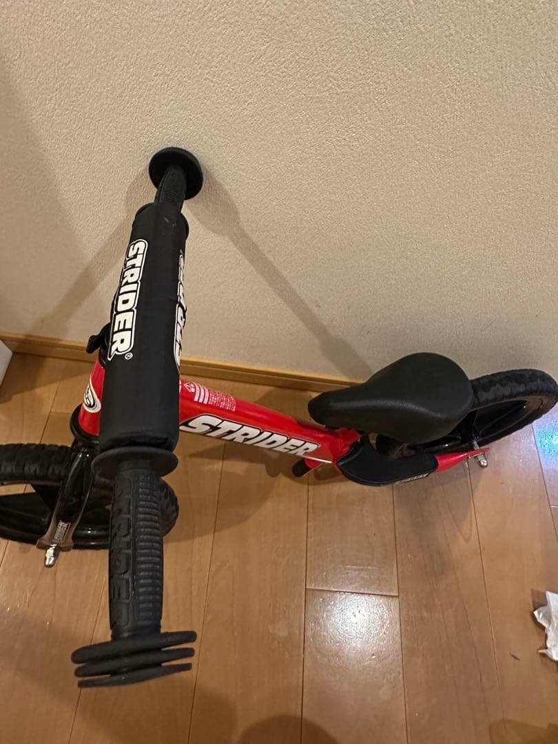 美品　STRIDER ストライダー　12インチ　赤