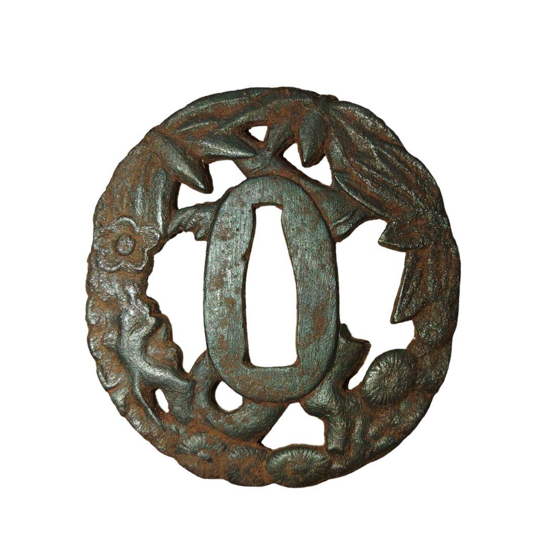 鉄地　俊長銘　松竹梅刀鐔　古美術品