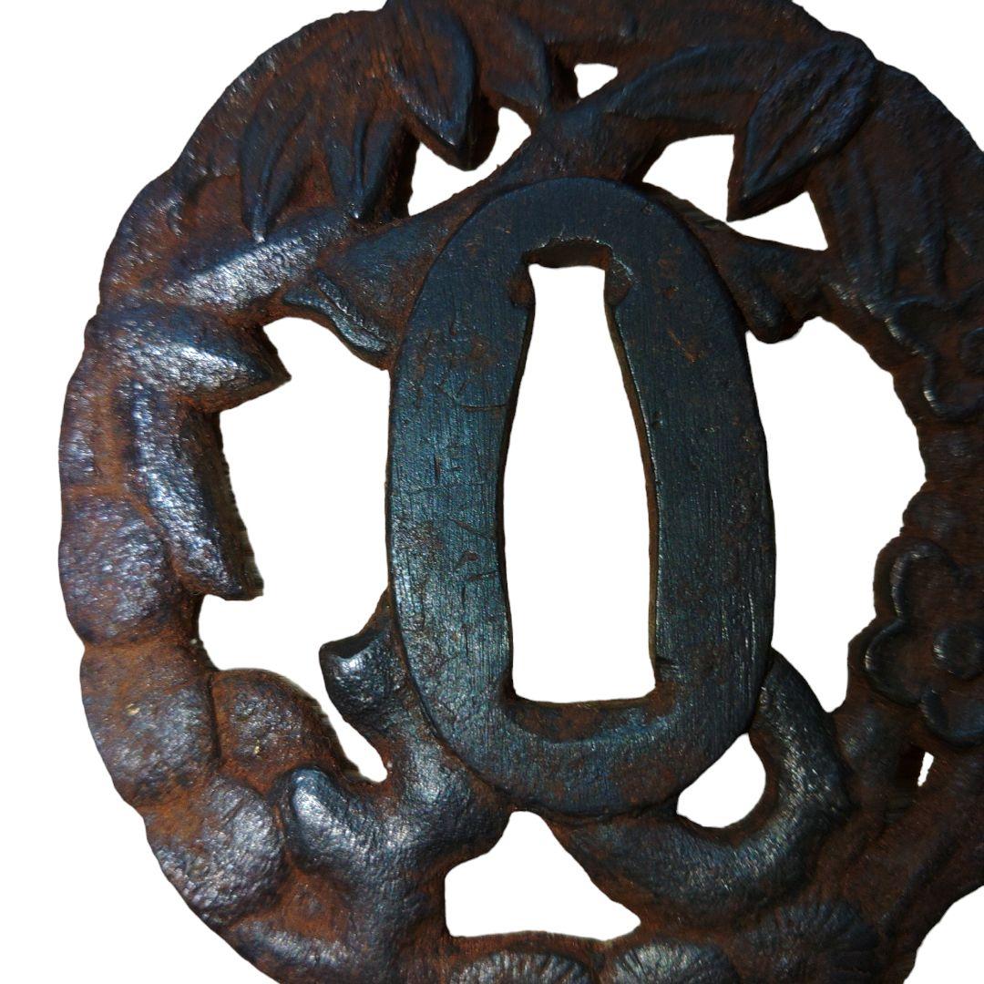 鉄地　俊長銘　松竹梅刀鐔　古美術品