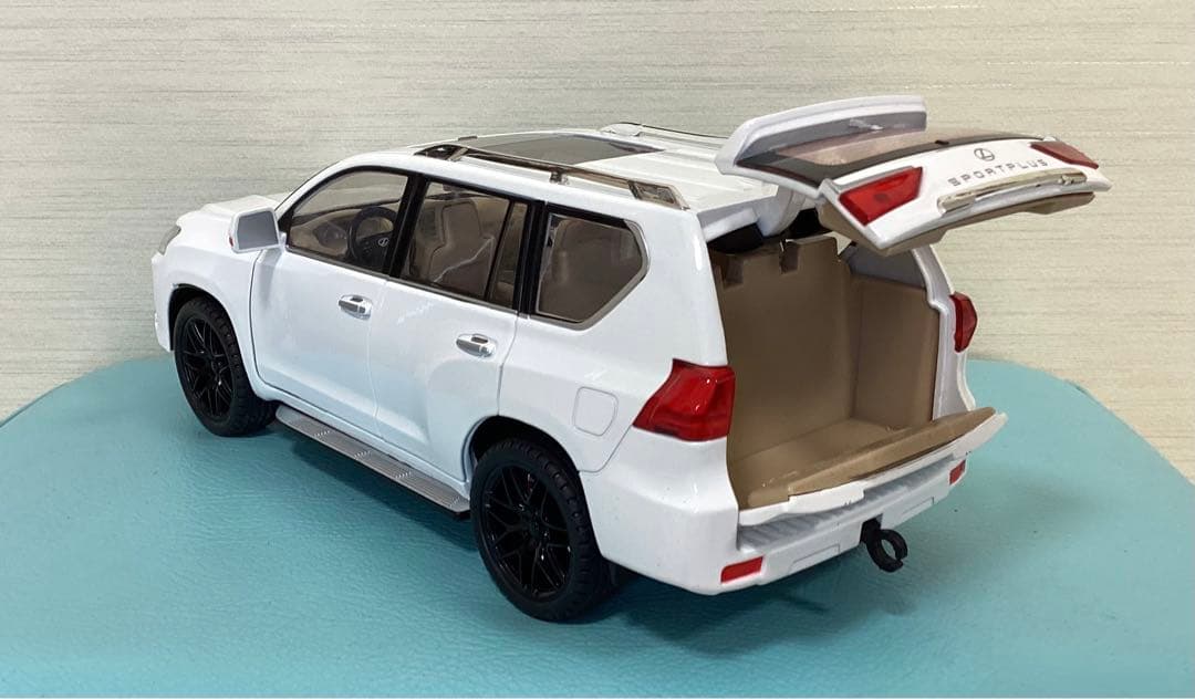 レクサス LX570 ホワイト LEXUS 1/18