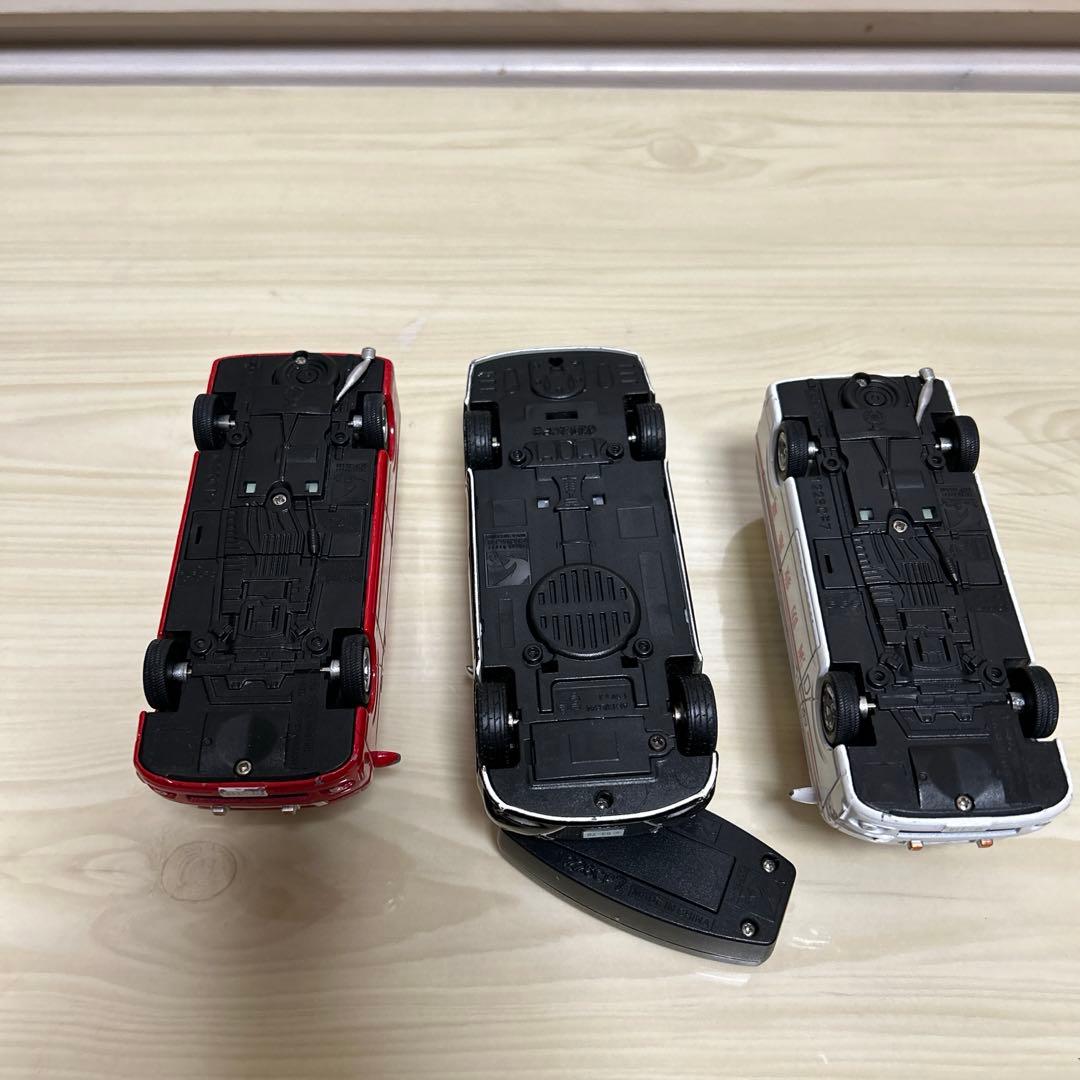 ピピットキー トヨタ ハイメディック　消防車、パトカー、救急車　3台セット