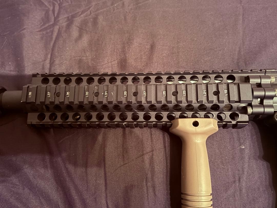 東京マルイ 次世代電動ガン RECCE(レシーライフル)ブラック 中古品