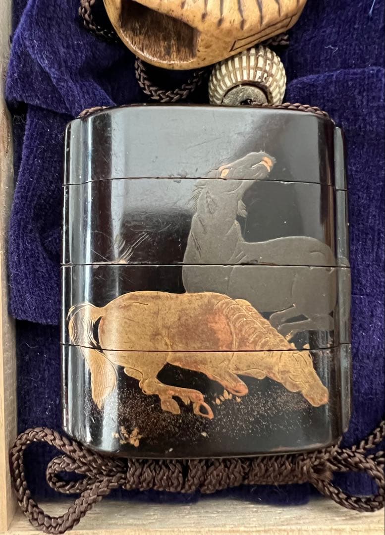 年代物 蒔絵印籠 根付 四段 馬 古美術 アンティーク 骨董品 工芸品