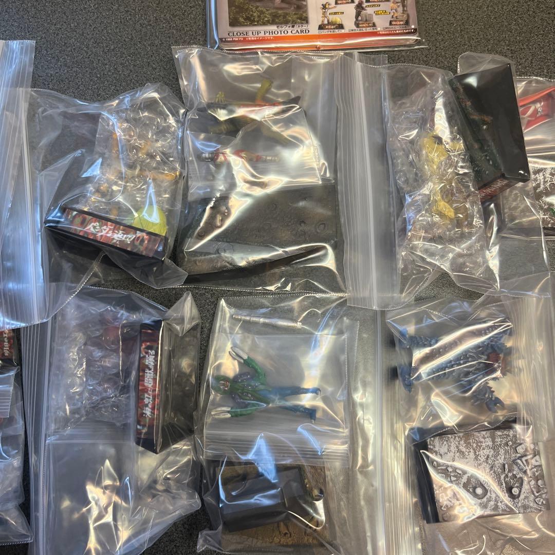 白*兎様 ウルトラ超獣名鑑完ノーマル10種プラスシークレット1種有りチェクリスト