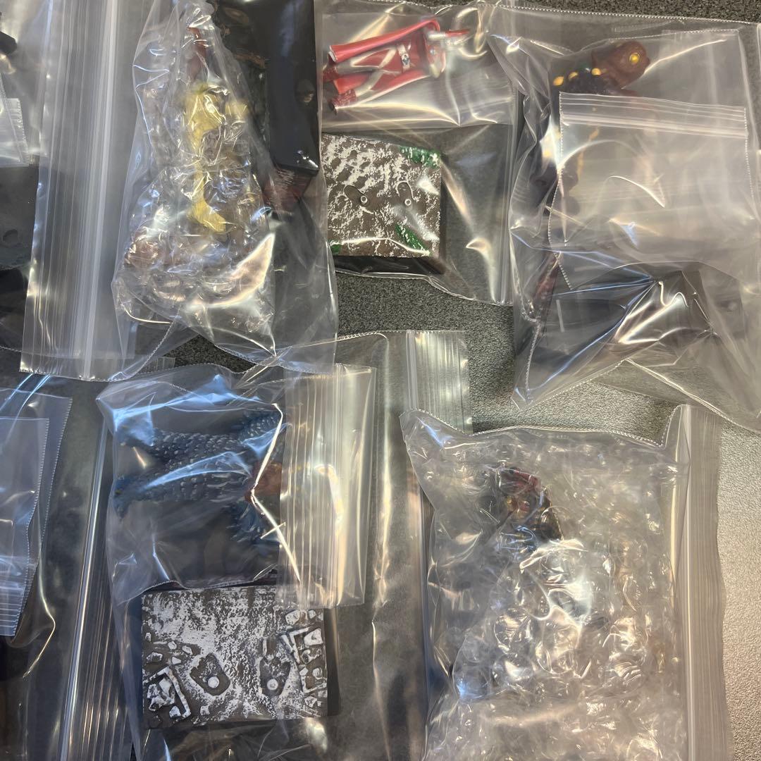 白*兎様 ウルトラ超獣名鑑完ノーマル10種プラスシークレット1種有りチェクリスト