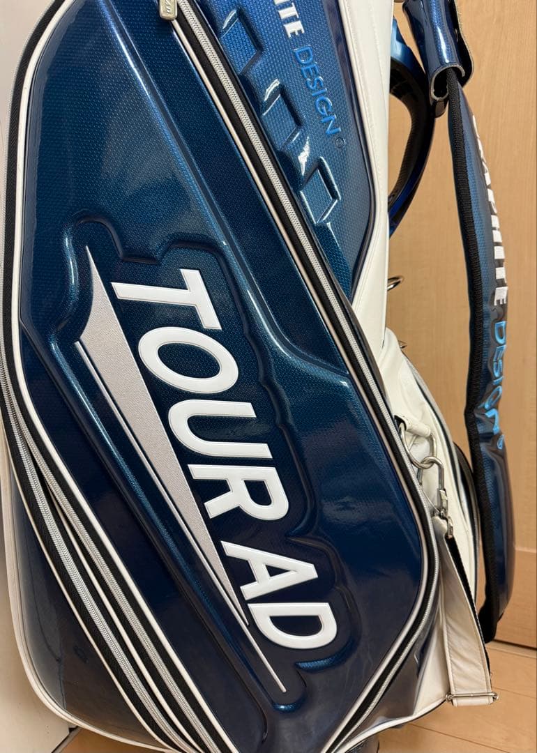 美品★ツアーAD★キャディバッグ★ゴルフ★グラファイトデザイン★ツアーモデル