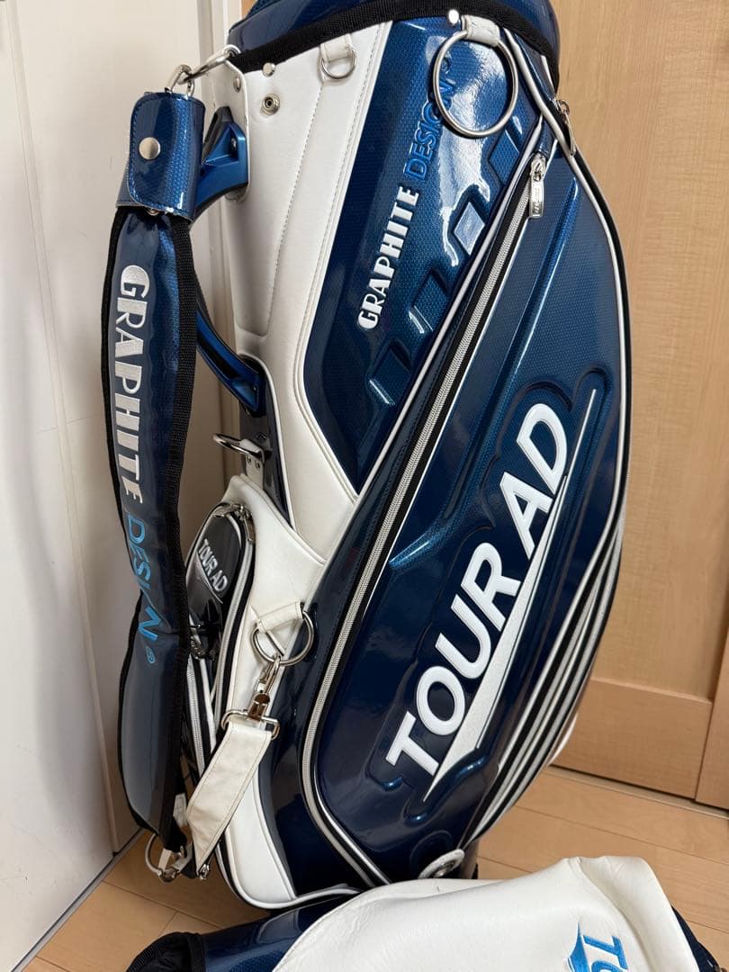 美品★ツアーAD★キャディバッグ★ゴルフ★グラファイトデザイン★ツアーモデル