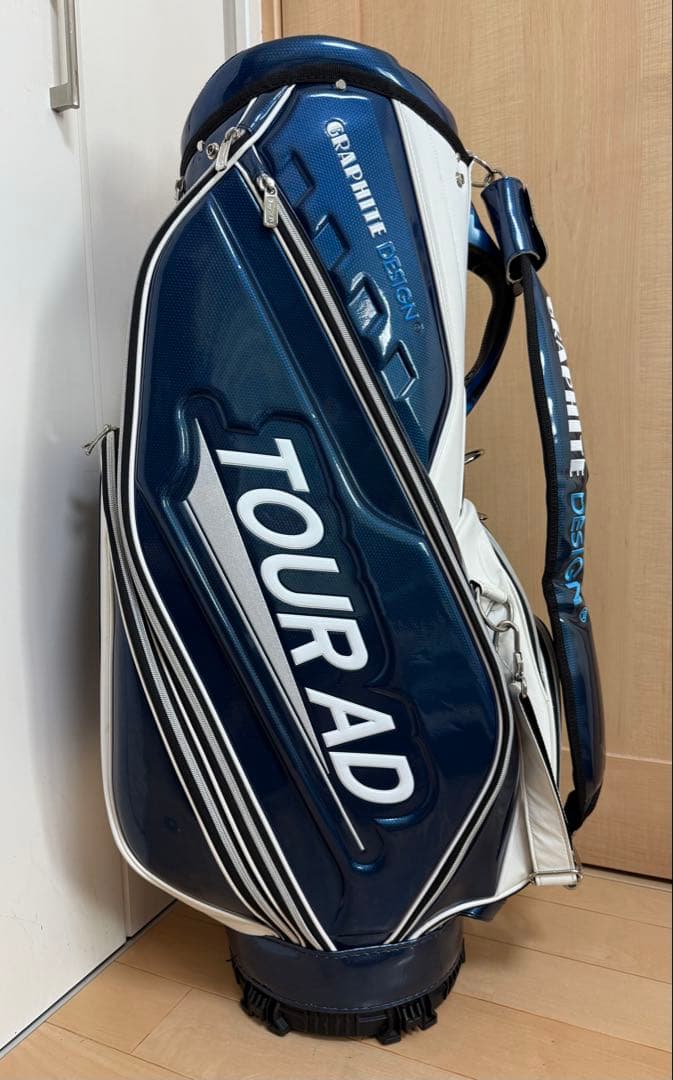 美品★ツアーAD★キャディバッグ★ゴルフ★グラファイトデザイン★ツアーモデル