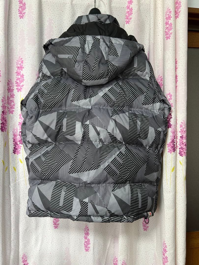 プーマ幾何学模様 フード付きダウン風ウェア タイムセール中