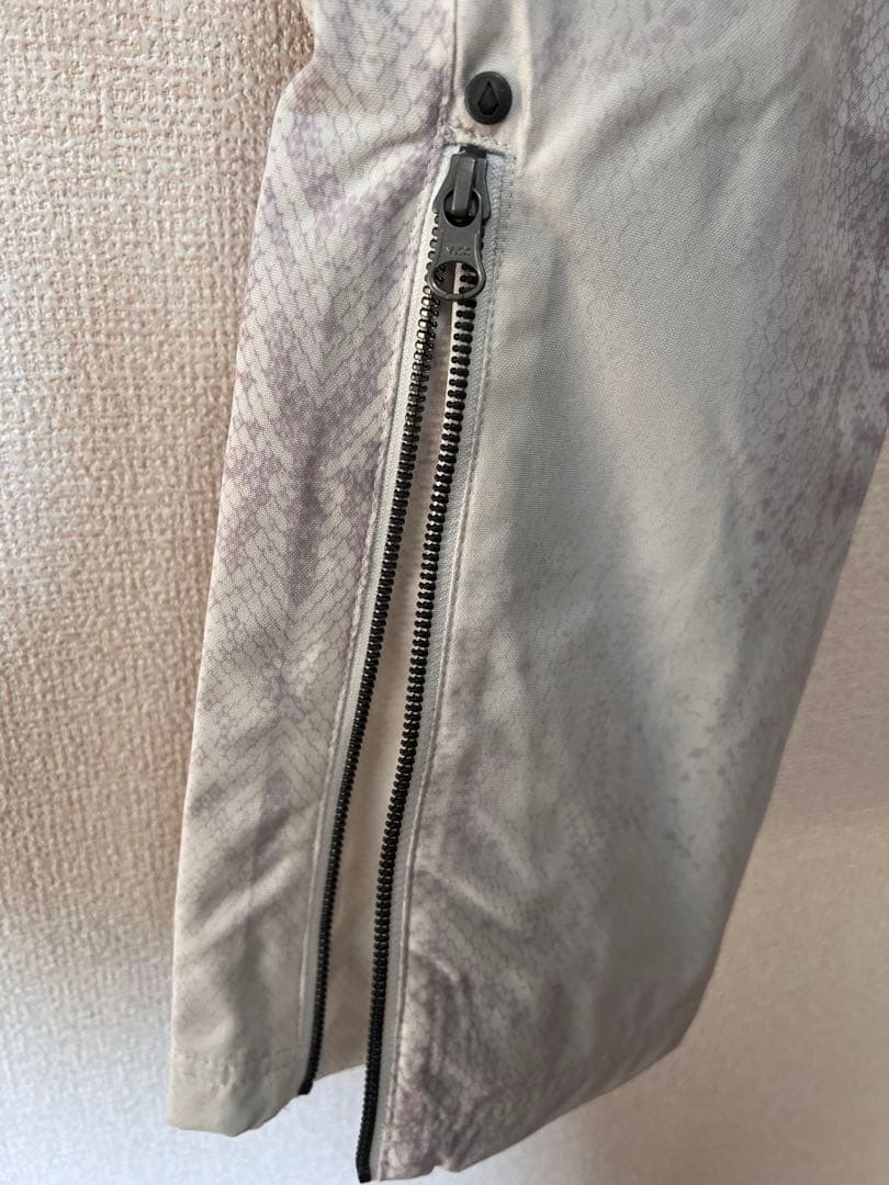 VOLCOM スキーウェア 女性用 Sサイズ