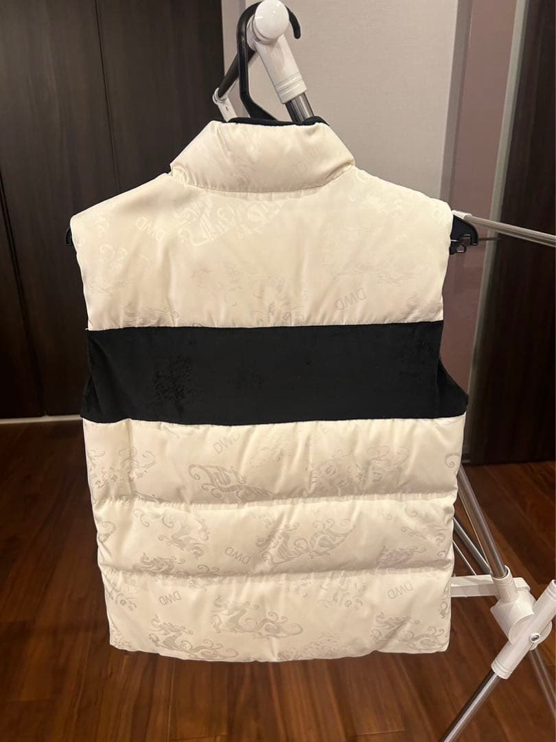 ダンスウィズドラゴン　ゴルフウェア　ダウンベスト