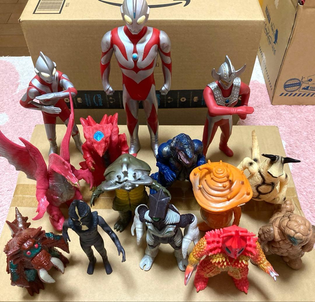 ウルトラマンシリーズ 怪獣フィギュア 合わせて14体セット　まとめ売り