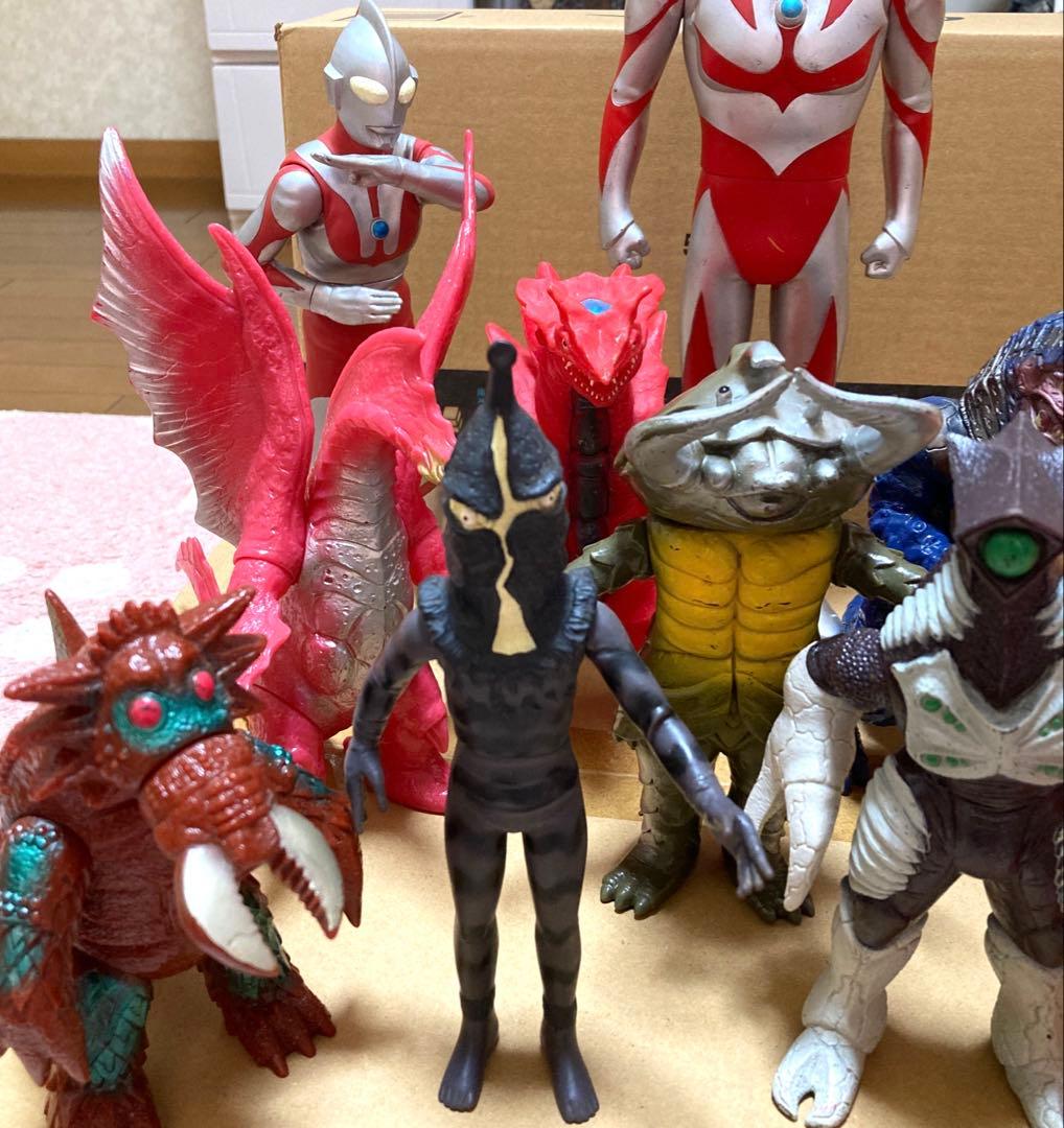ウルトラマンシリーズ 怪獣フィギュア 合わせて14体セット　まとめ売り