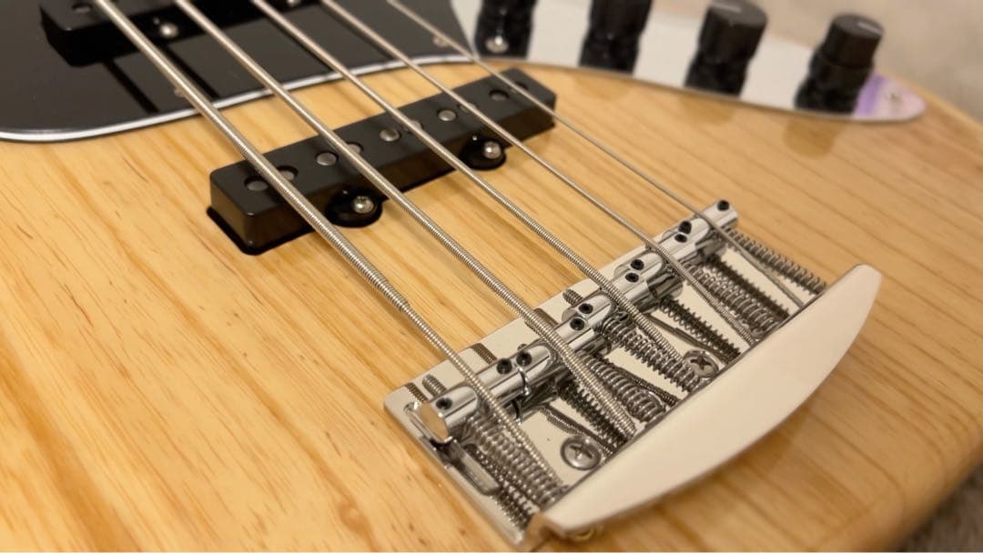 ベース Kikuchi Guitars Hermes MV5 NAT