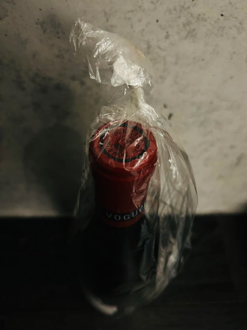 よしむね　ミュジニーグラン・クリュキュヴェ・ヴィエイ ユ・ヴィーニュ