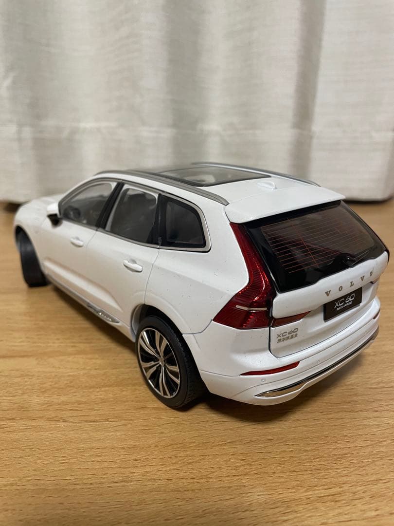 xc60 1/18 ミニカー　新品　即納