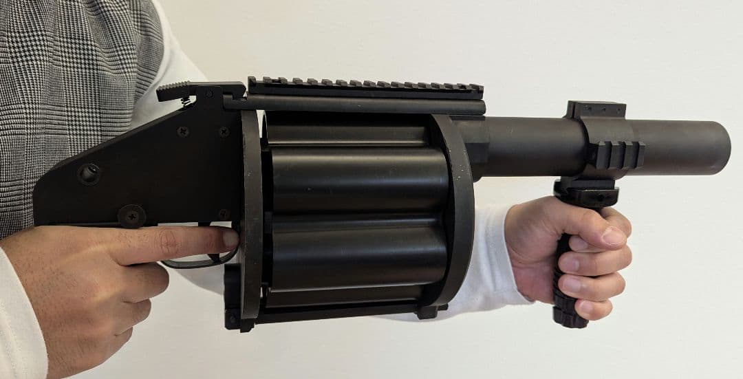 CAW リボルバーランチャー