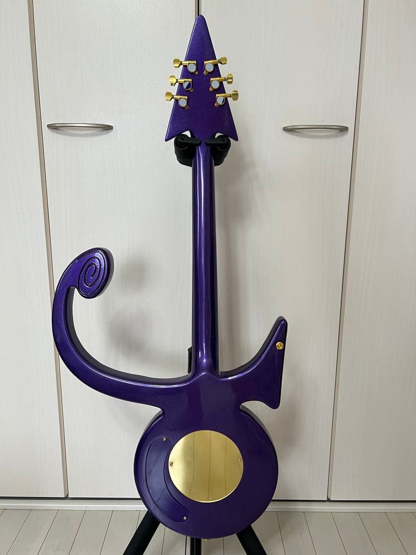 新品未使用プリンスprinceシンボルギター 美品　完動品エレキギター 激レア品