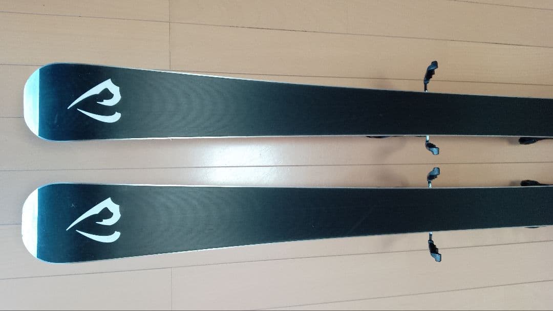 ID one アイディーワン　スキー SR-M 153cm