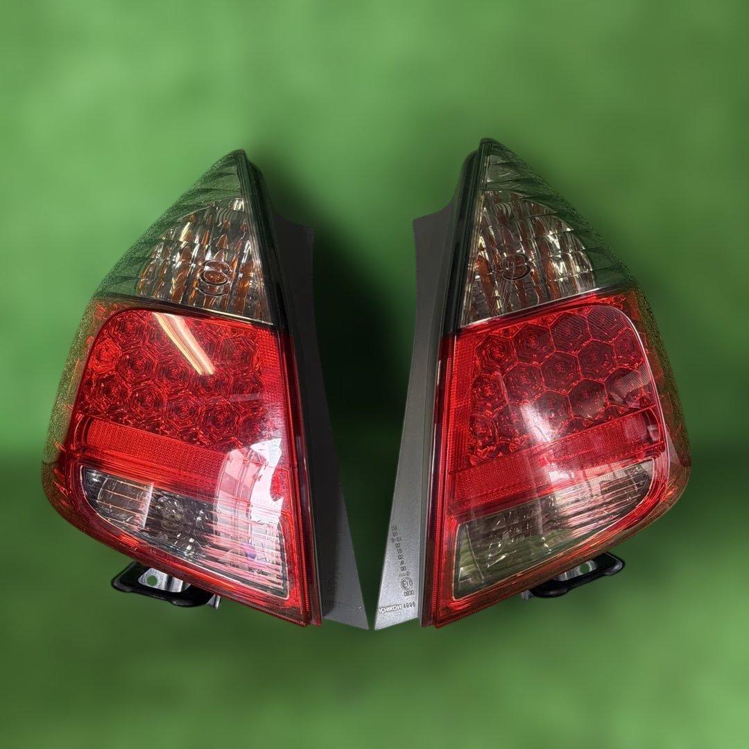 ホンダ フィット GD1 GD2 GD3 GD4 テールランプ 左右セット