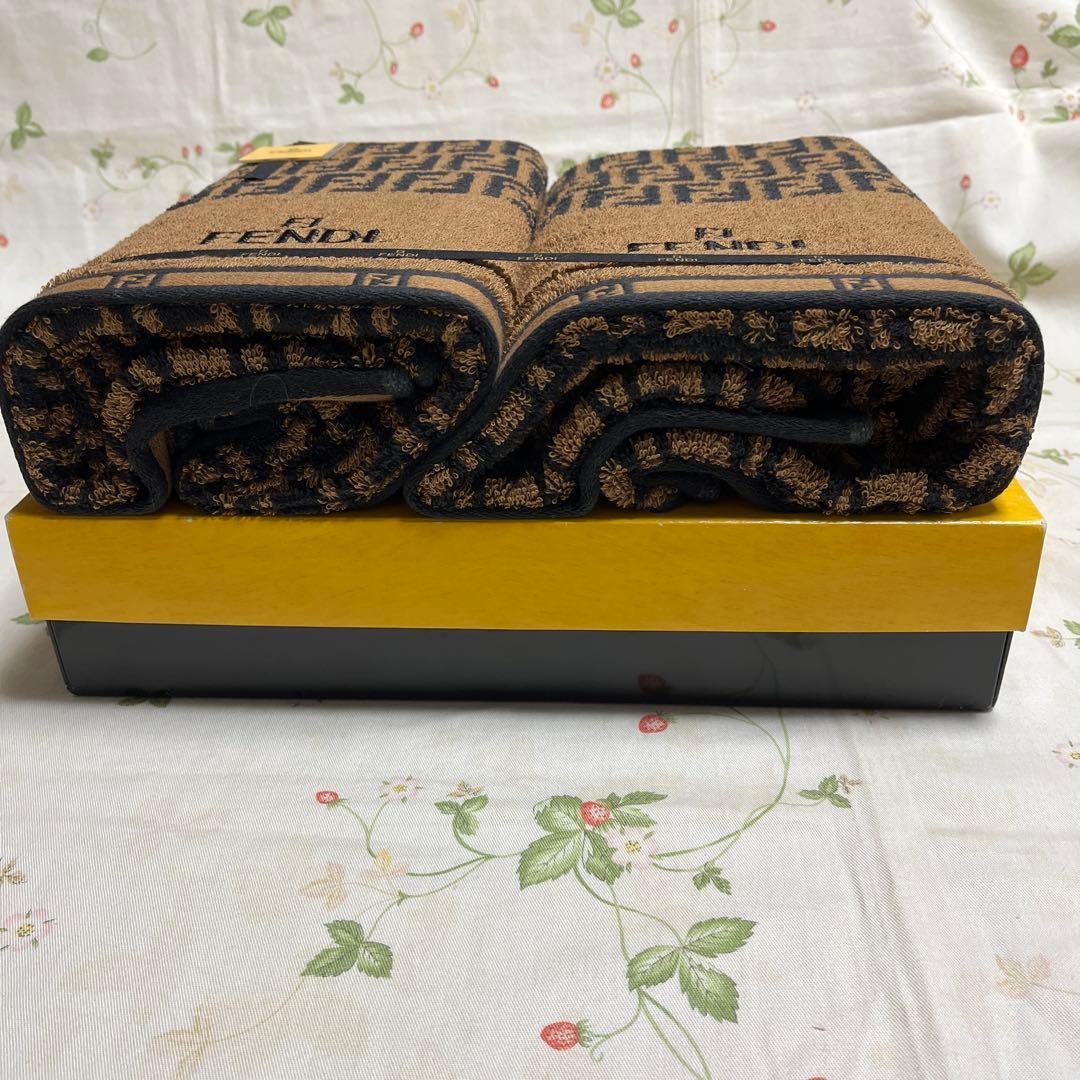 フェンディ　バスタオル2枚セット⭐️お値下げ