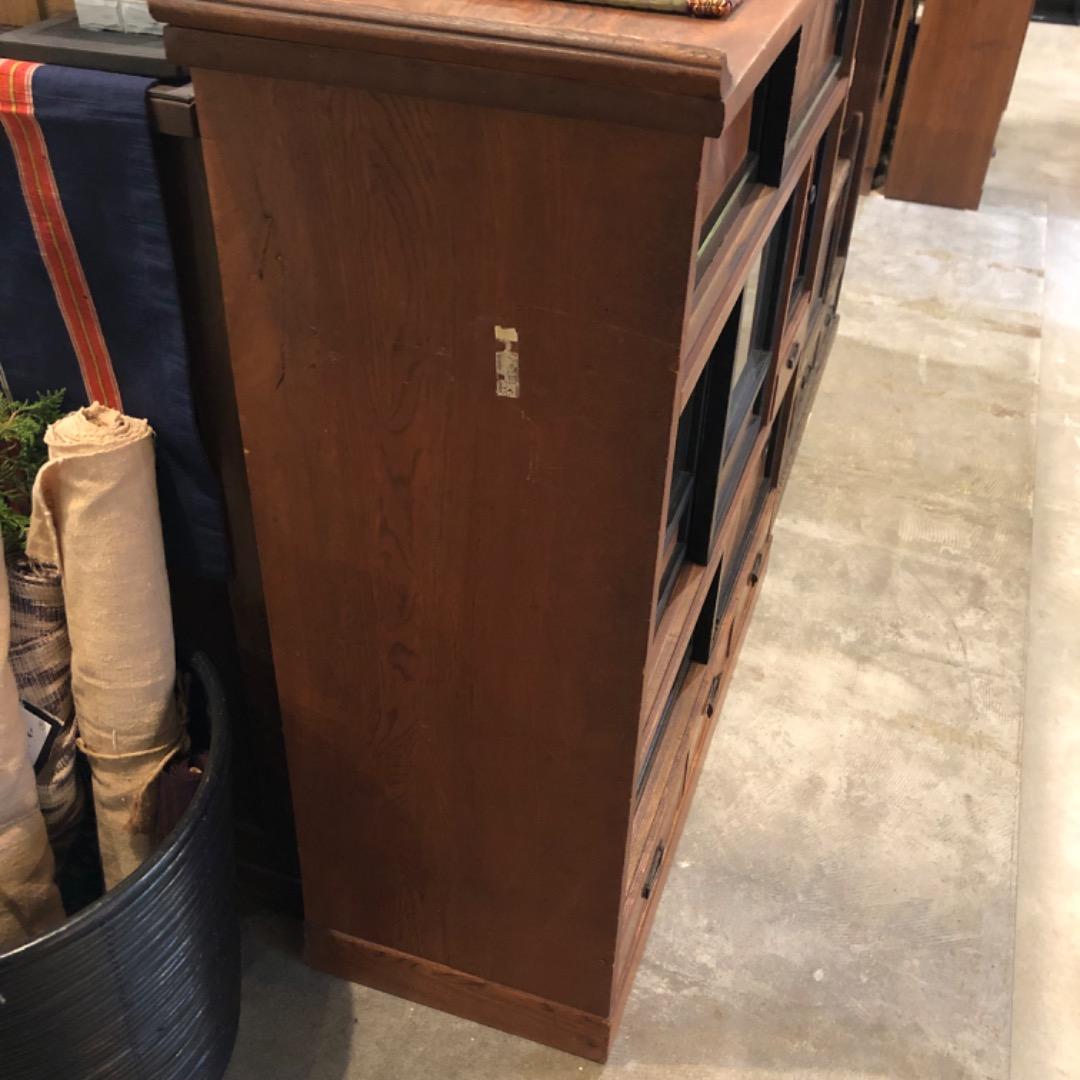 昭和アンティーク　茶棚　飾り棚　木製引き出し　ガラス戸付き　収納棚　茶箪笥　棚