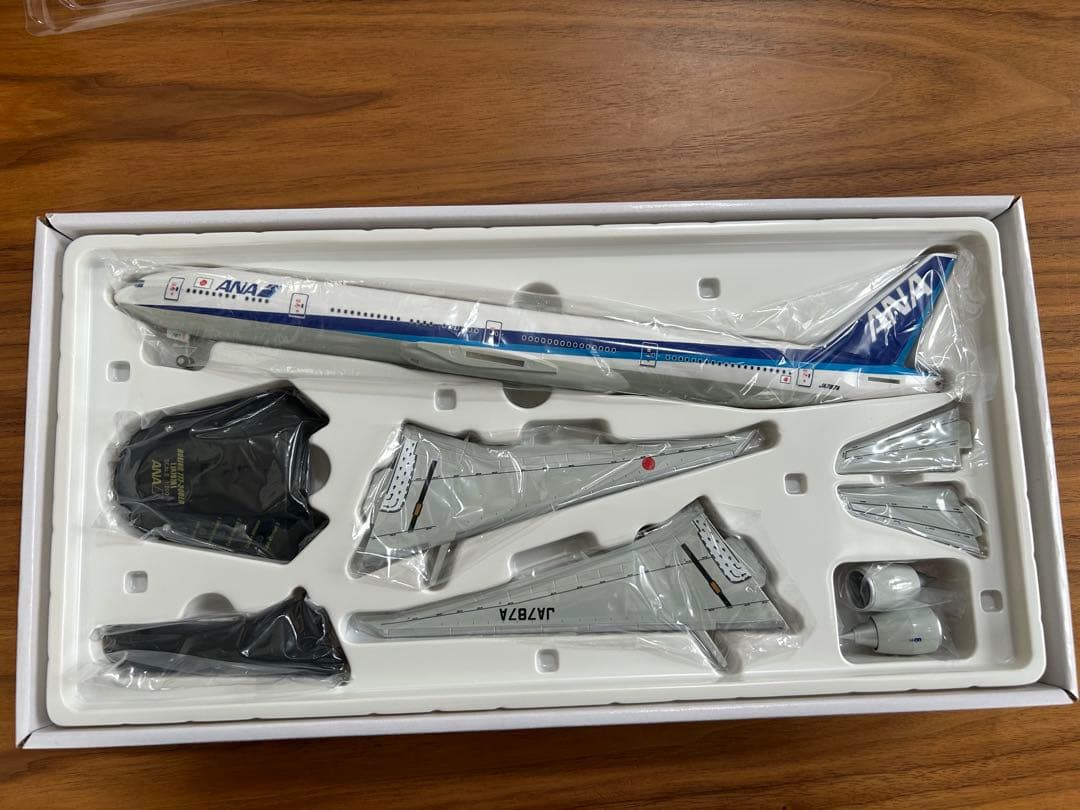 BOEING 777-300ER ANA スーパーサウンド　1/200 未使用