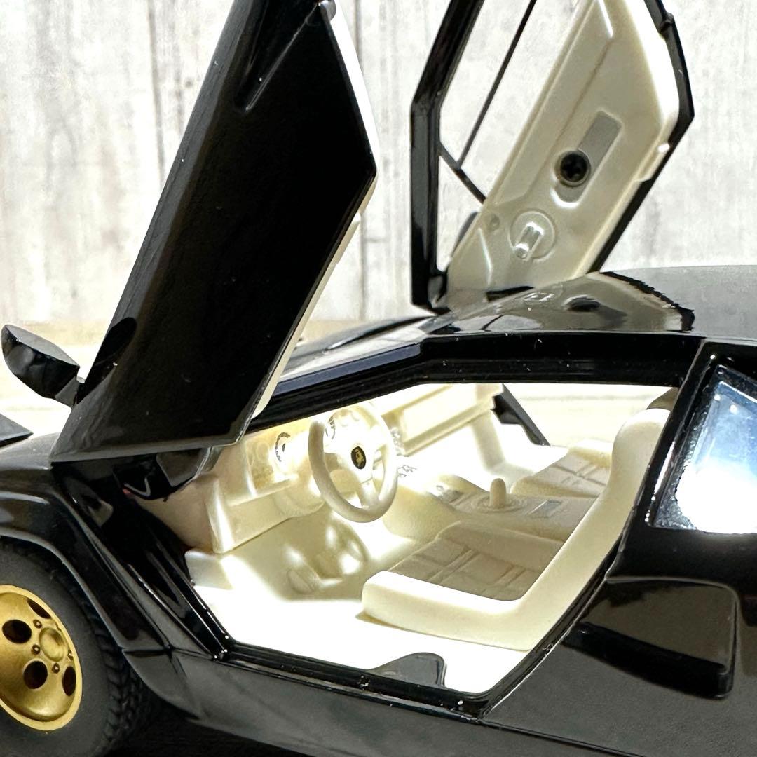 ランボルギーニ カウンタック 1/24 合金ミニカー　ブラック　黄色　二台セット