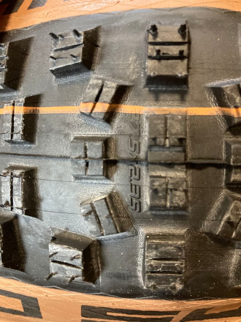 Schwalbe Hans Dampf MTB 27.5×2.35 タイヤ　新品