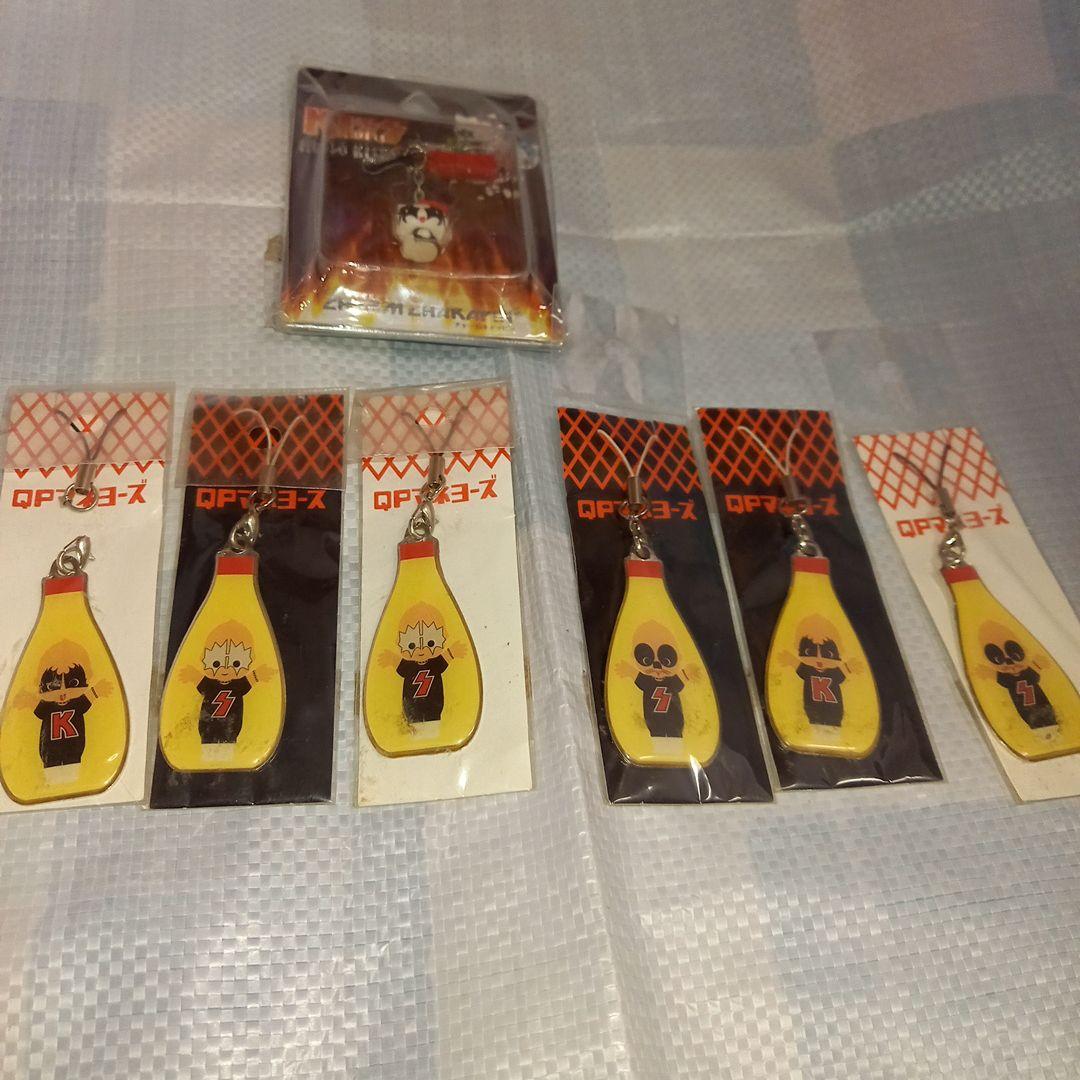 ☆コラボ☆KISS×KITTYチャームキャラピン&KISS×QPストラップセット