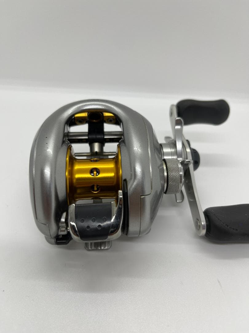 シマノ 07 メタニウム Mg 右ハンドル ベイトリール 中古品