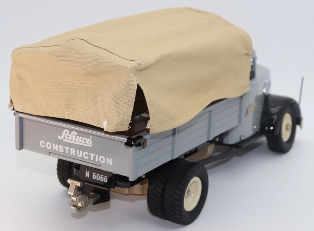 SCHUCO 2005 MAN F8 ホロ付きディーゼル・トラック 保管品