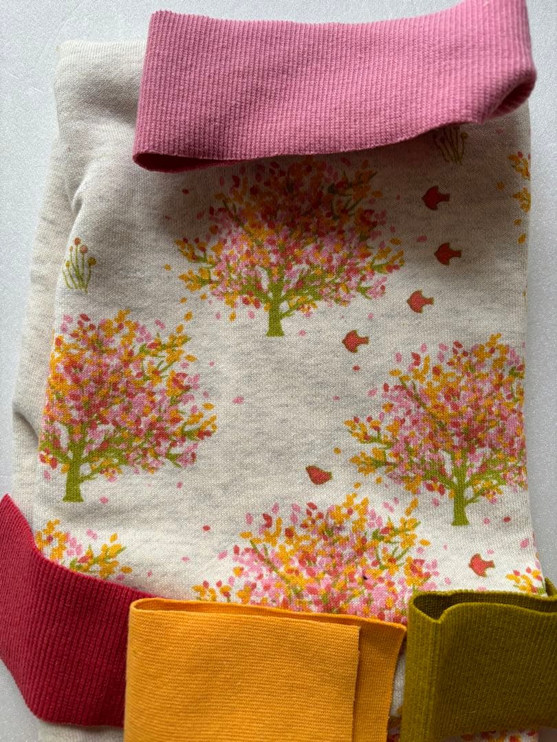 木と鳥の犬の服