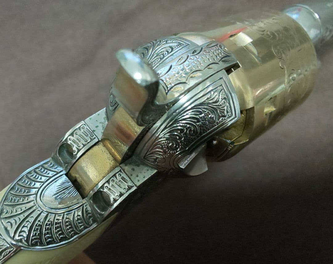 コルトM1861ネイビーリボルバー カスター将軍モデル