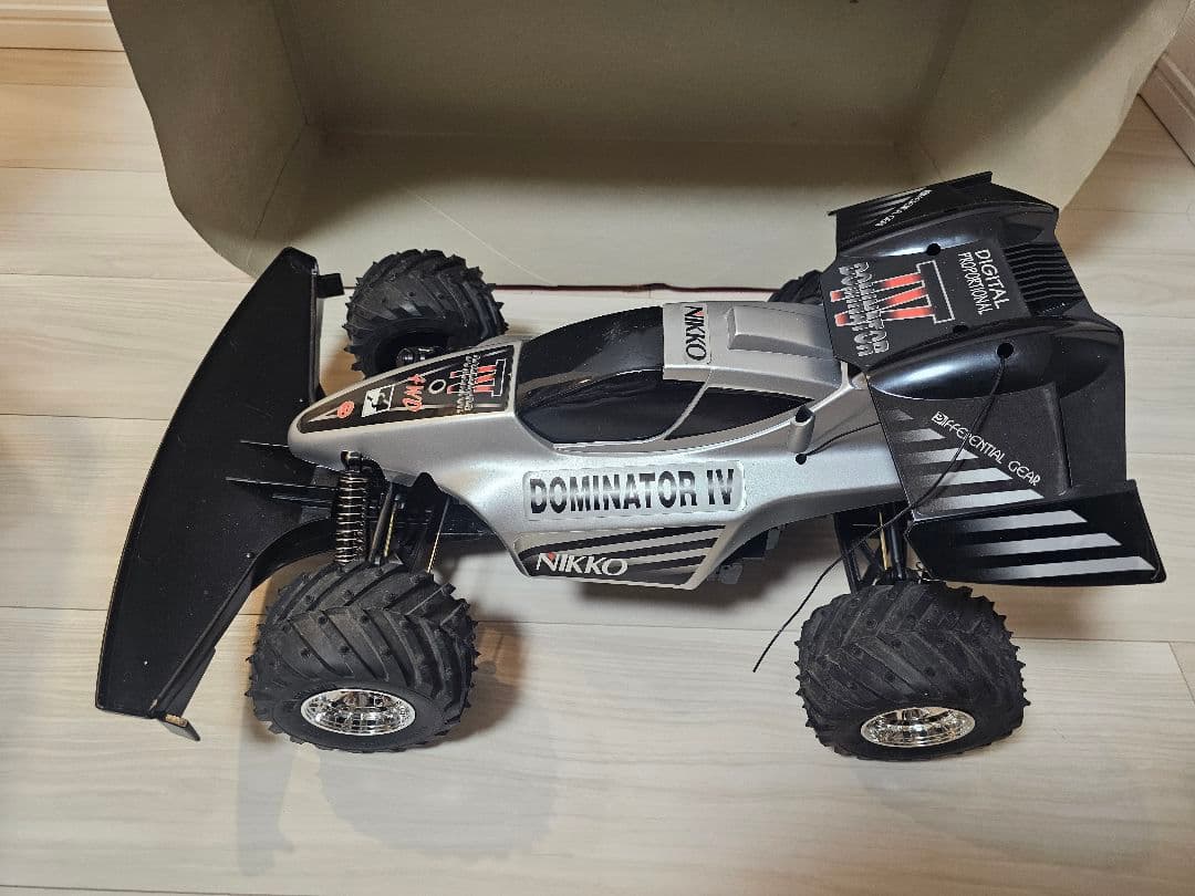 プ*様 NIKKO DOMINATOR 4 ラジオコントロールカー