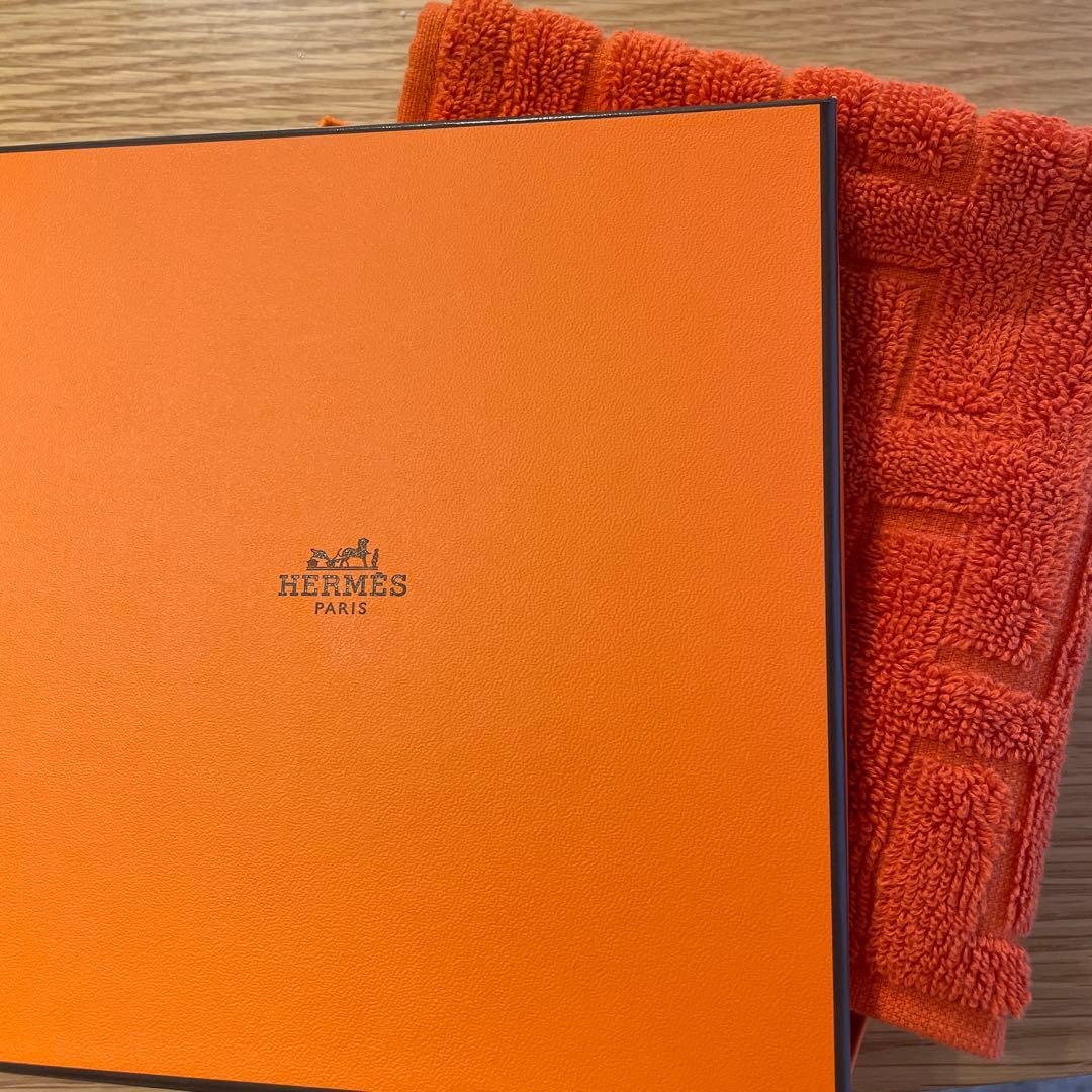 HERMÈS オレンジ タオルハンカチ