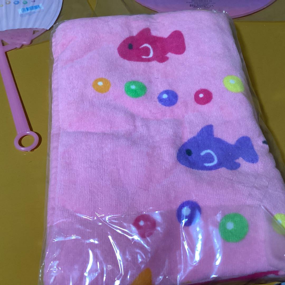 2865ハローキティ✖️人魚　うちわ &バスタオル