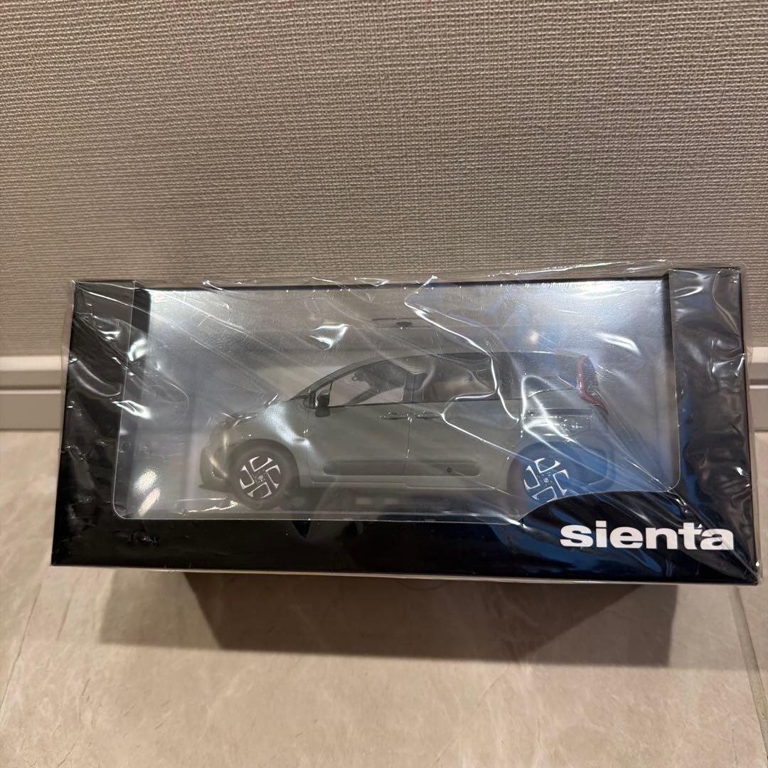 Toyota sientaミニカー