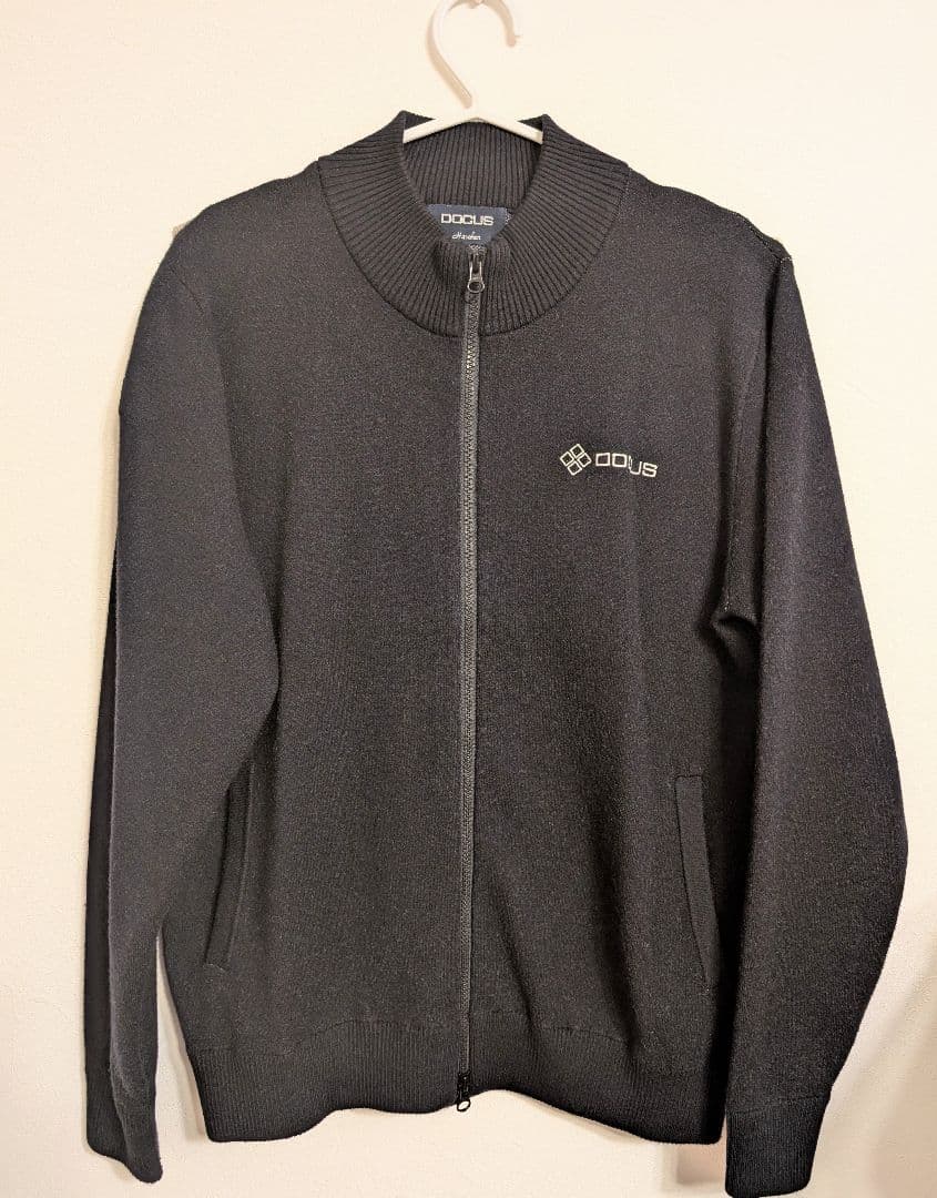 DOCUS ブラック ジップアップジャケット